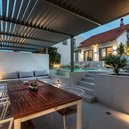 Seaview With Piano By Chania Living Stories ハニア